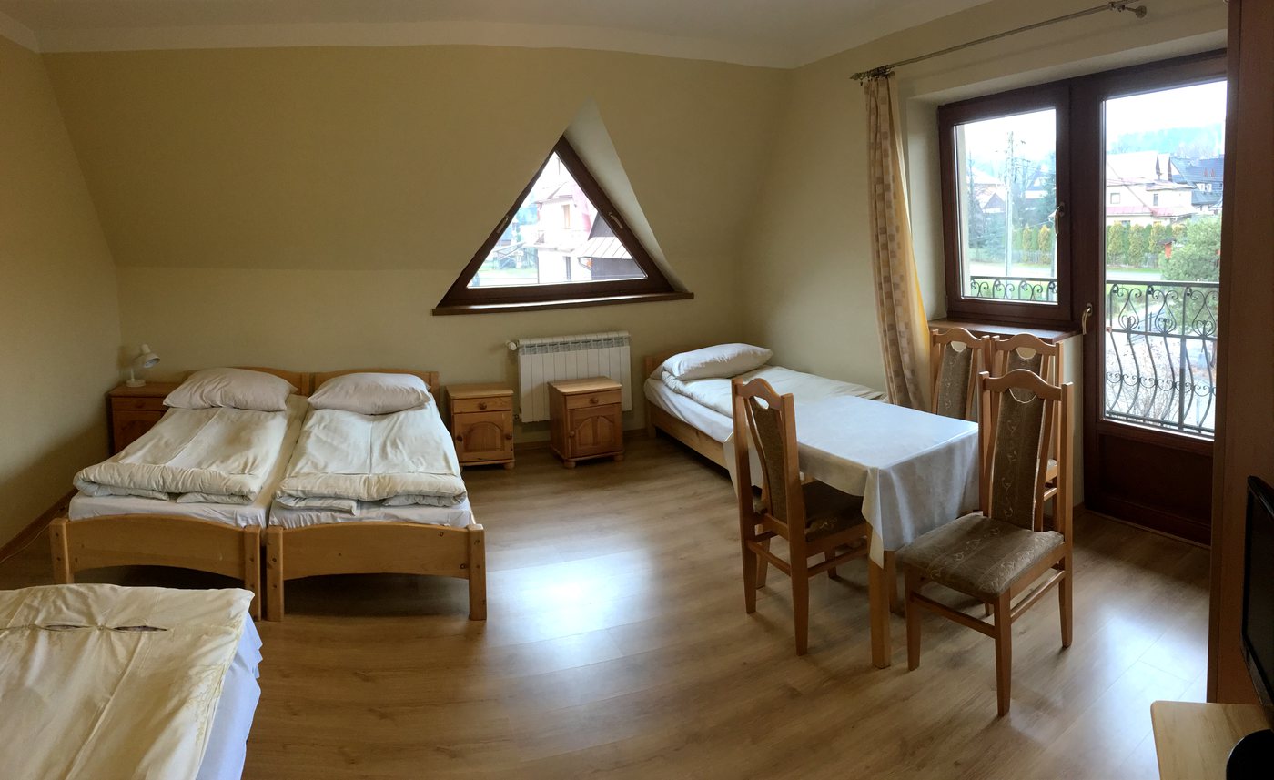 Przestronny, słoneczny pokój